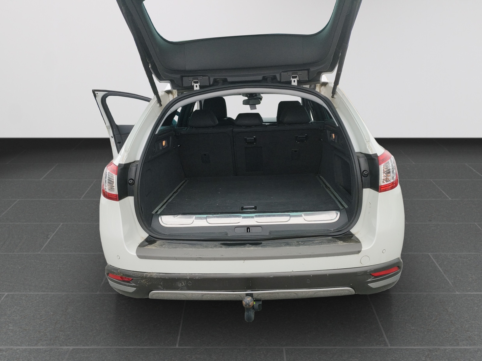 PEUGEOT 508 RXH 2.0 HDI Hybrid4 EGS6-image-12