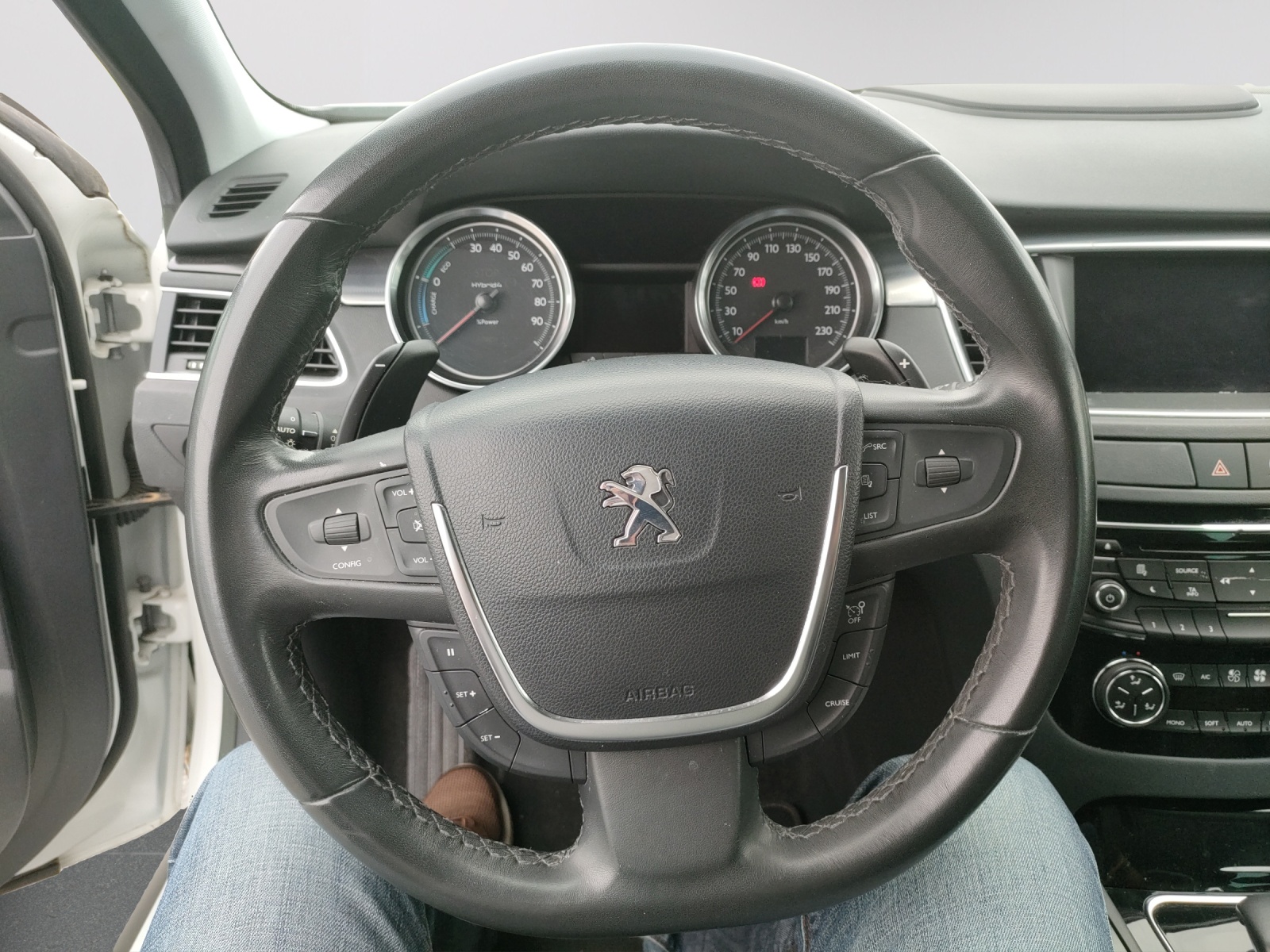 PEUGEOT 508 RXH 2.0 HDI Hybrid4 EGS6-image-10