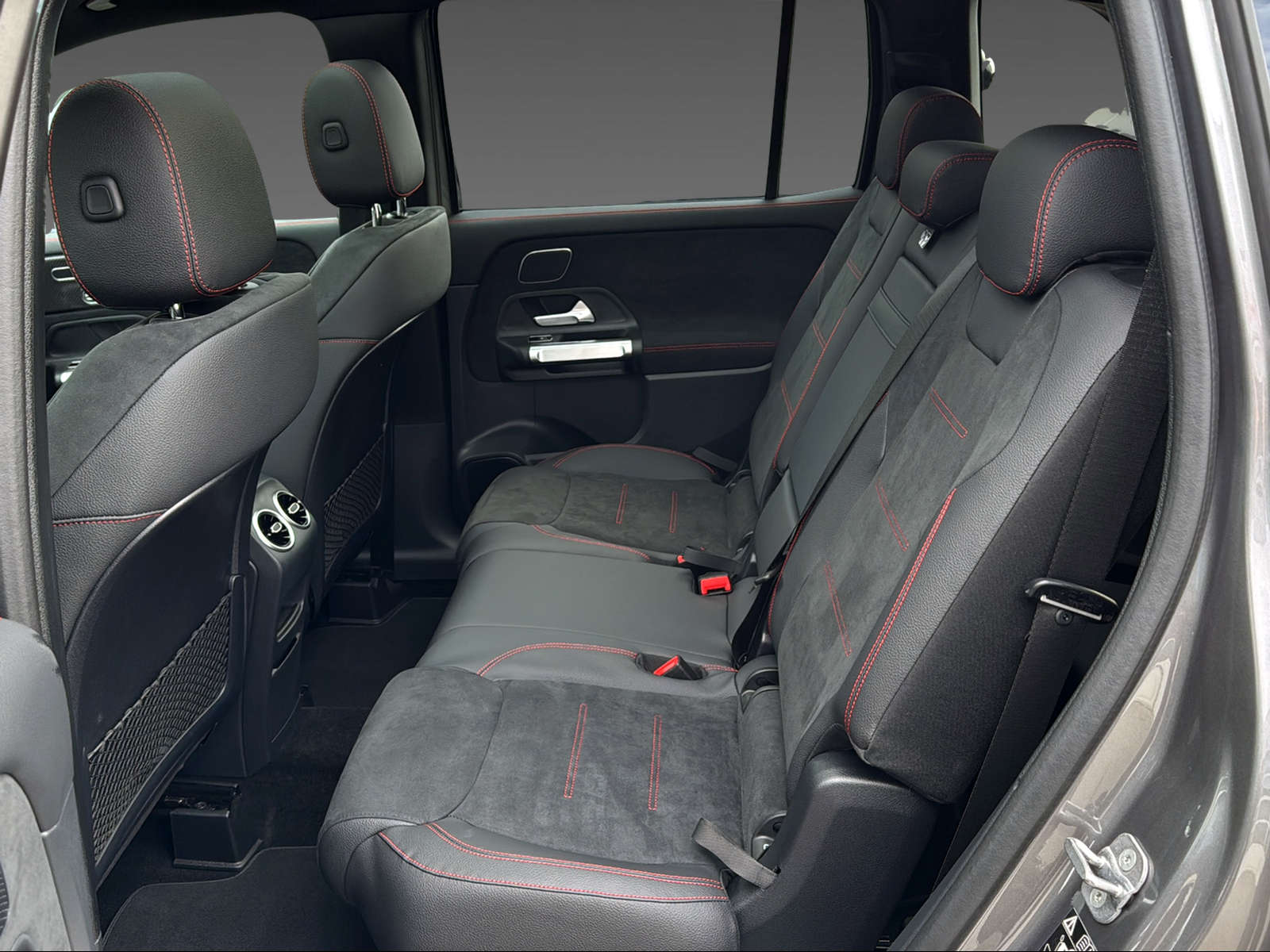 MERCEDES-BENZ GLB 250 4Matic 8G-Tronic-image-10