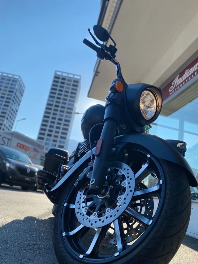 INDIAN Springfield Dark Horse-showroom-element-1