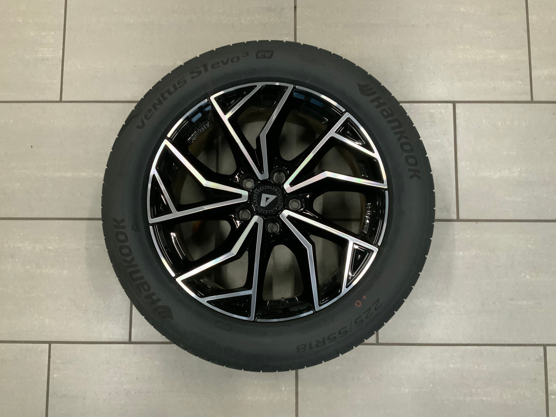 HYUNDAI Ioniq 6 77kWh Launch Edition 4WD-image-6