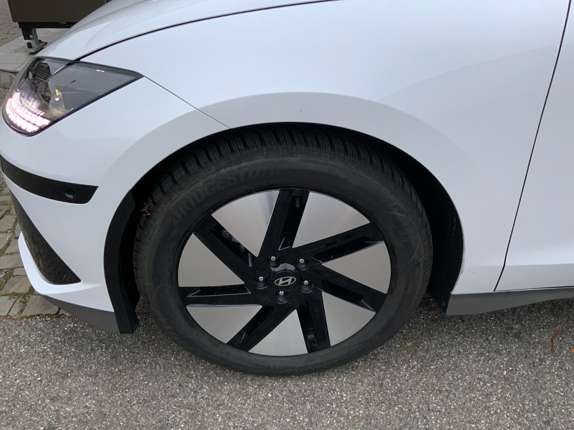 HYUNDAI Ioniq 6 77kWh Launch Edition 4WD-image-5