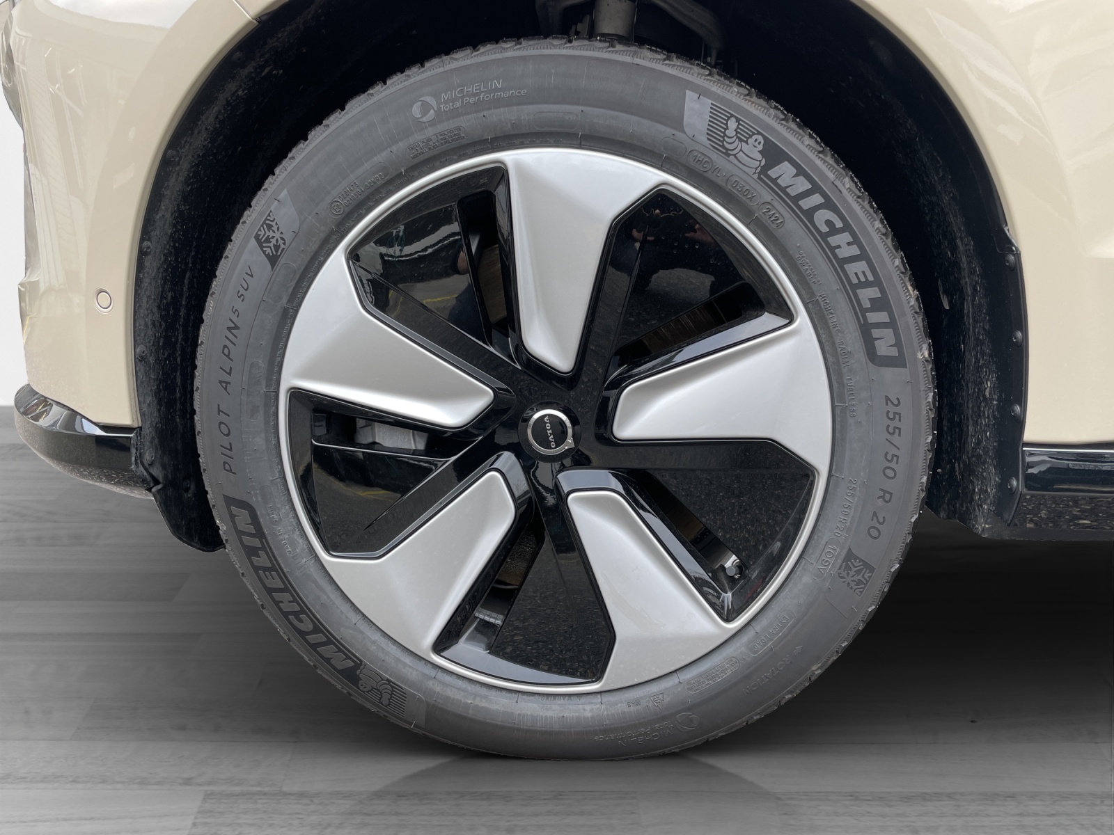 VOLVO EX 90 Twin Performance Ultra AWDD-image-8