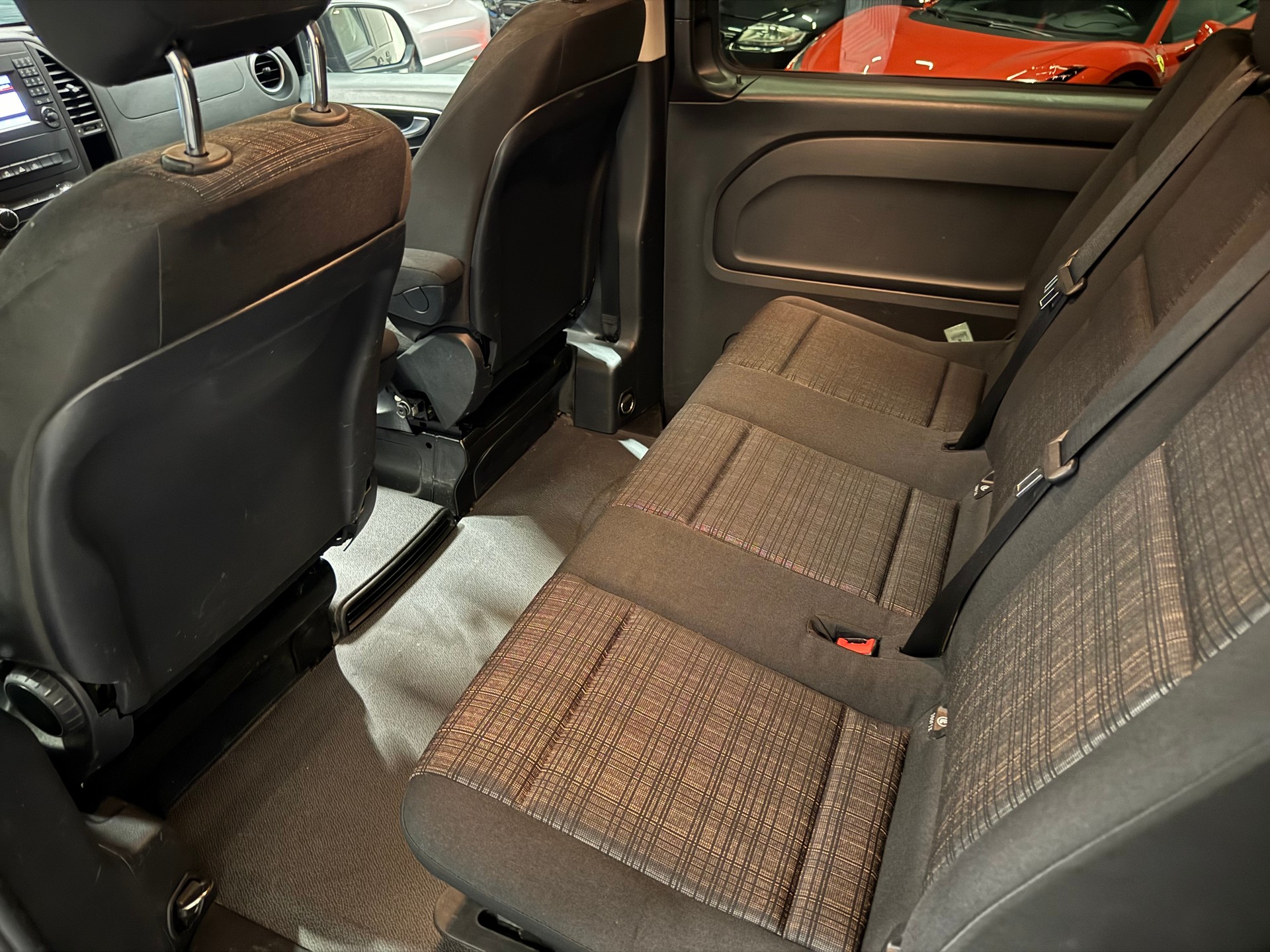 MERCEDES-BENZ Vito 119 BlueTEC Tourer Base L 4Matic 7G-Tronic-image-11