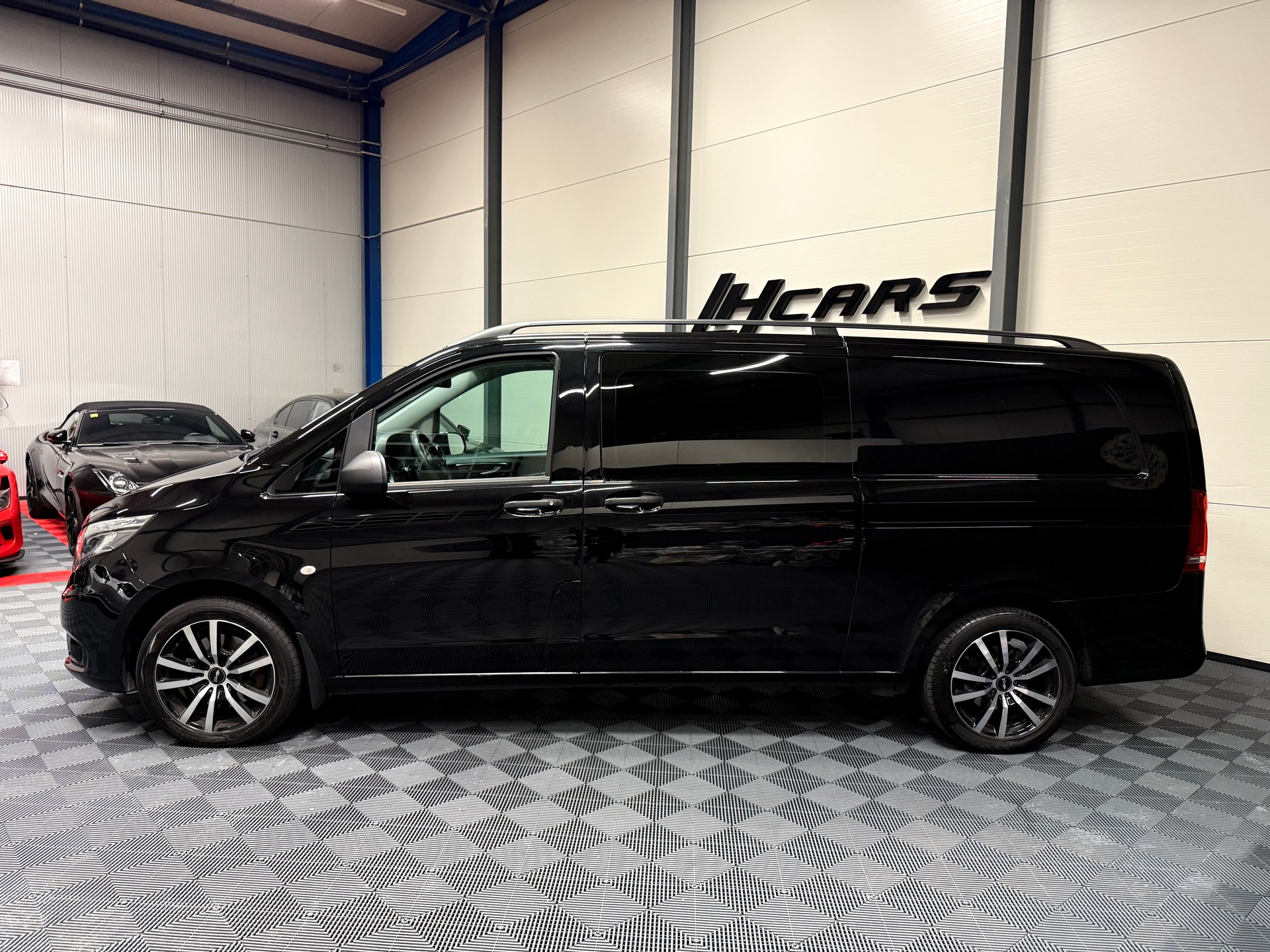 MERCEDES-BENZ Vito 119 BlueTEC Tourer Base L 4Matic 7G-Tronic-image-1