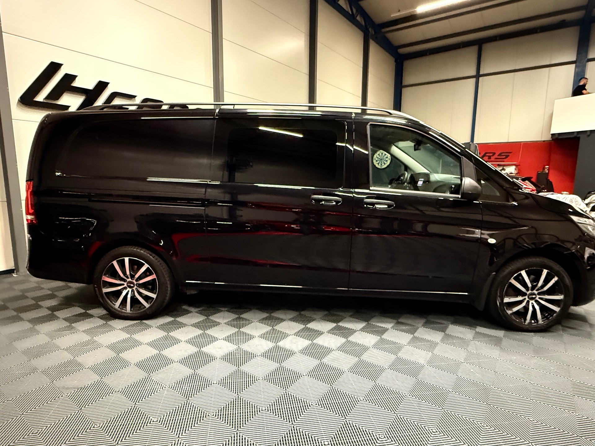 MERCEDES-BENZ Vito 119 BlueTEC Tourer Base L 4Matic 7G-Tronic-image-3