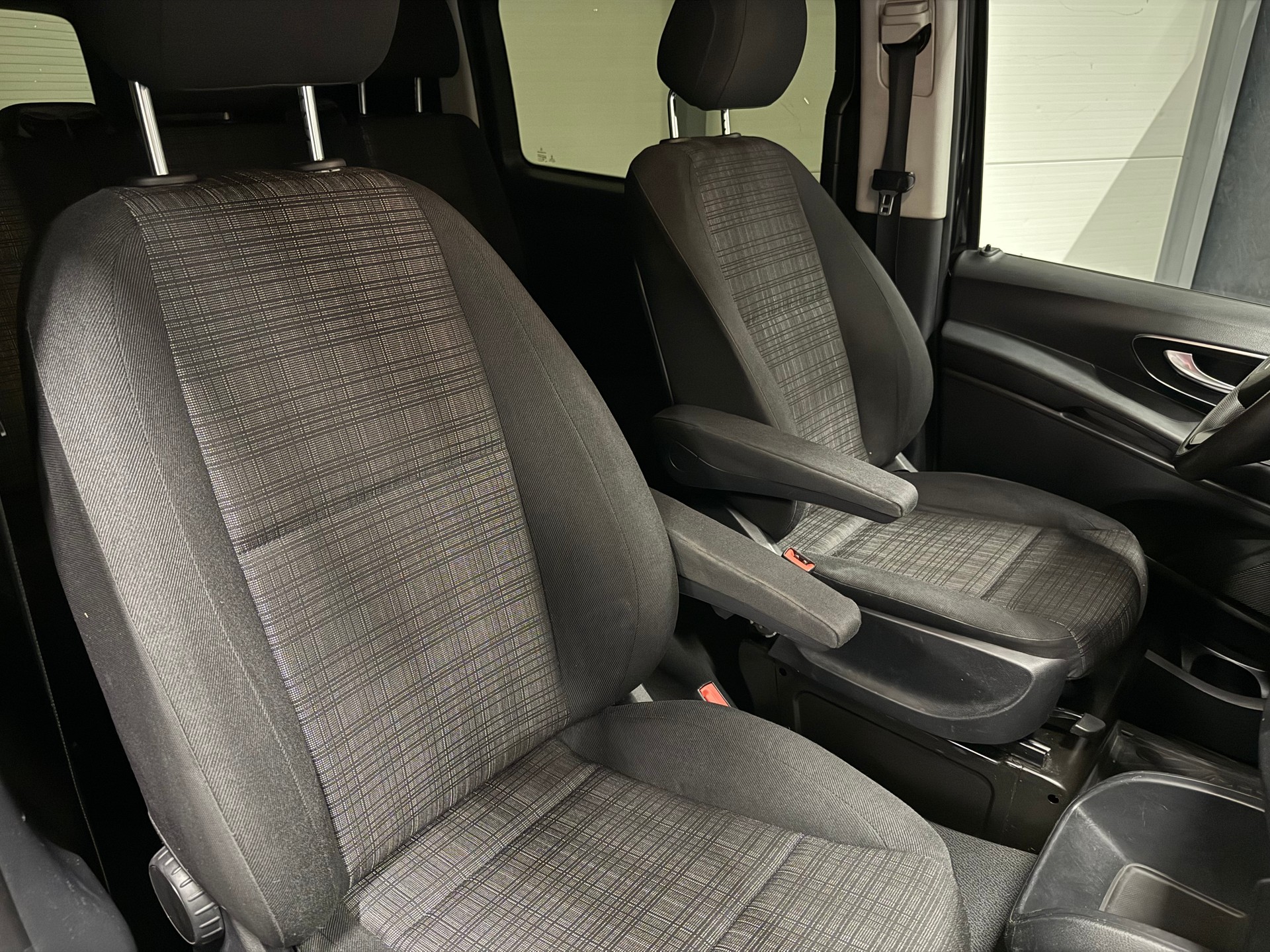 MERCEDES-BENZ Vito 119 BlueTEC Tourer Base L 4Matic 7G-Tronic-image-7