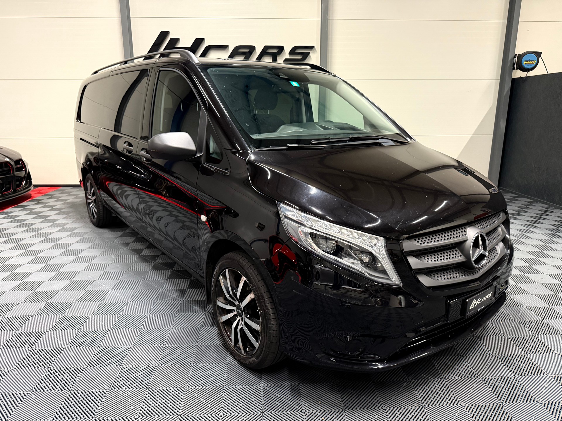 MERCEDES-BENZ Vito 119 BlueTEC Tourer Base L 4Matic 7G-Tronic-image-4