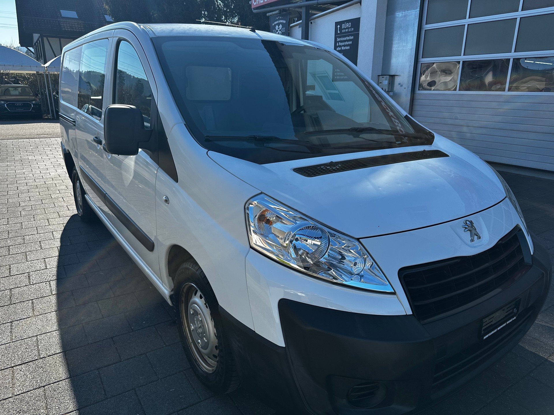 PEUGEOT Expert 2.0 HDi 229 L1H1-image-2