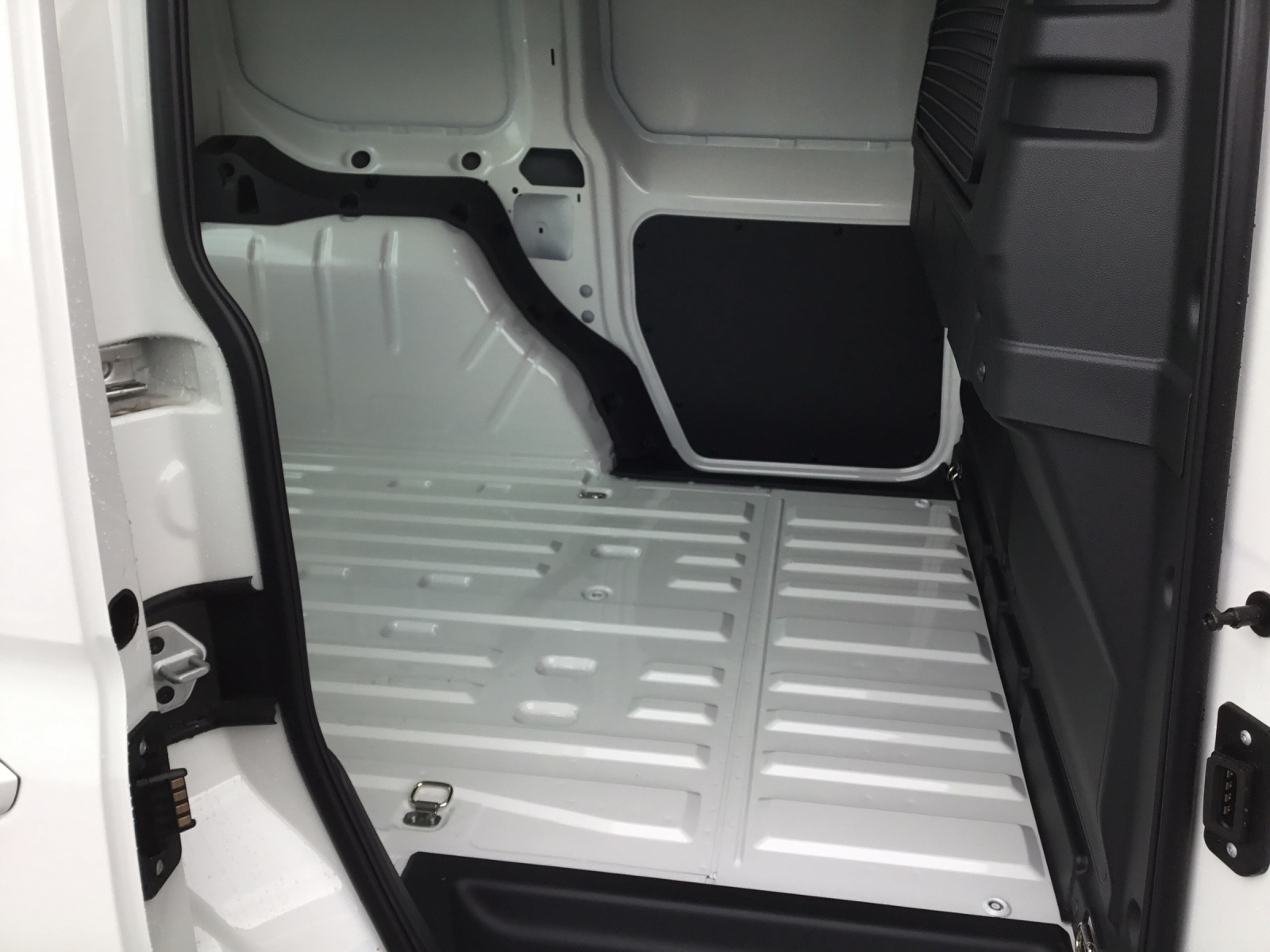 VW Caddy Cargo En 1.5TSI 116PS 6G-image-11