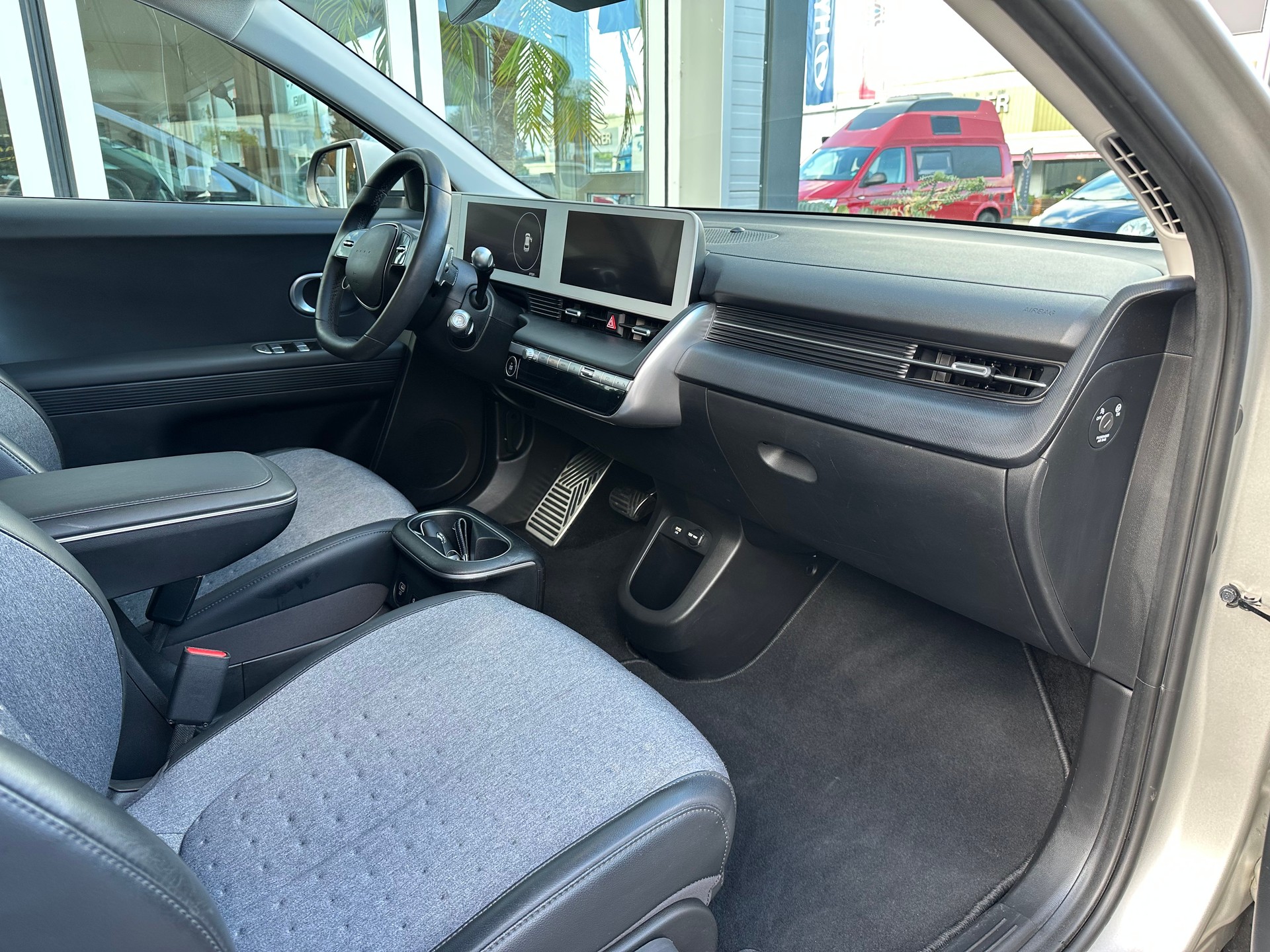 HYUNDAI Ioniq 5 72kWh Look 4WD-image-10
