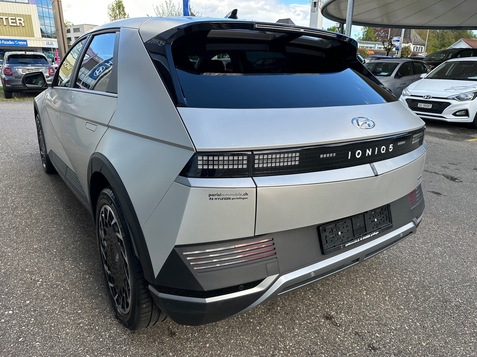 HYUNDAI Ioniq 5 72kWh Look 4WD-image-6