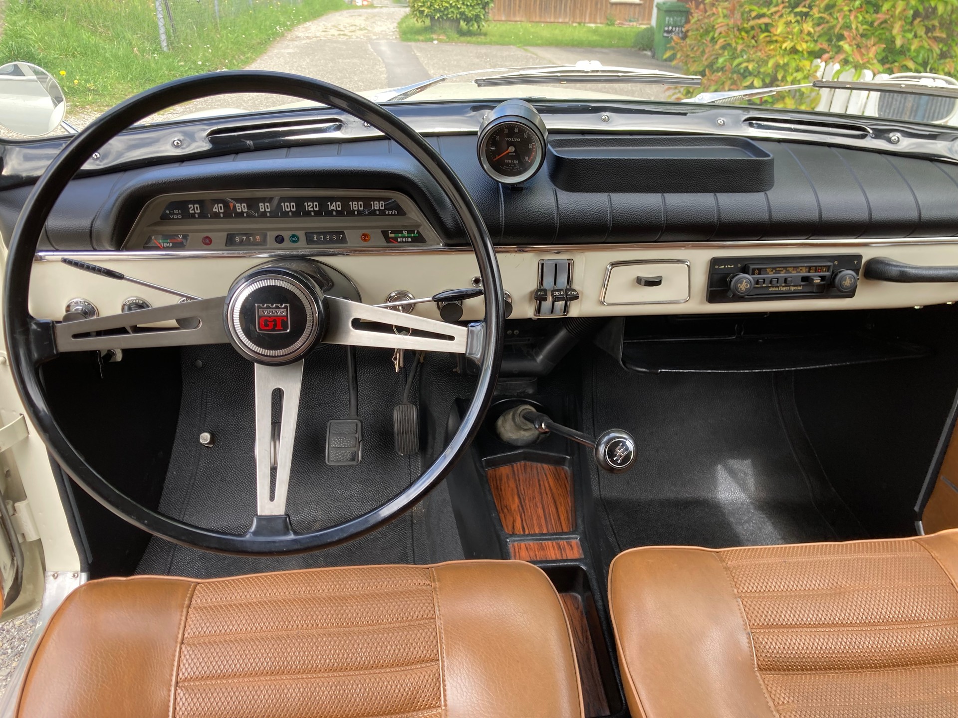 VOLVO 123 GT-image-9