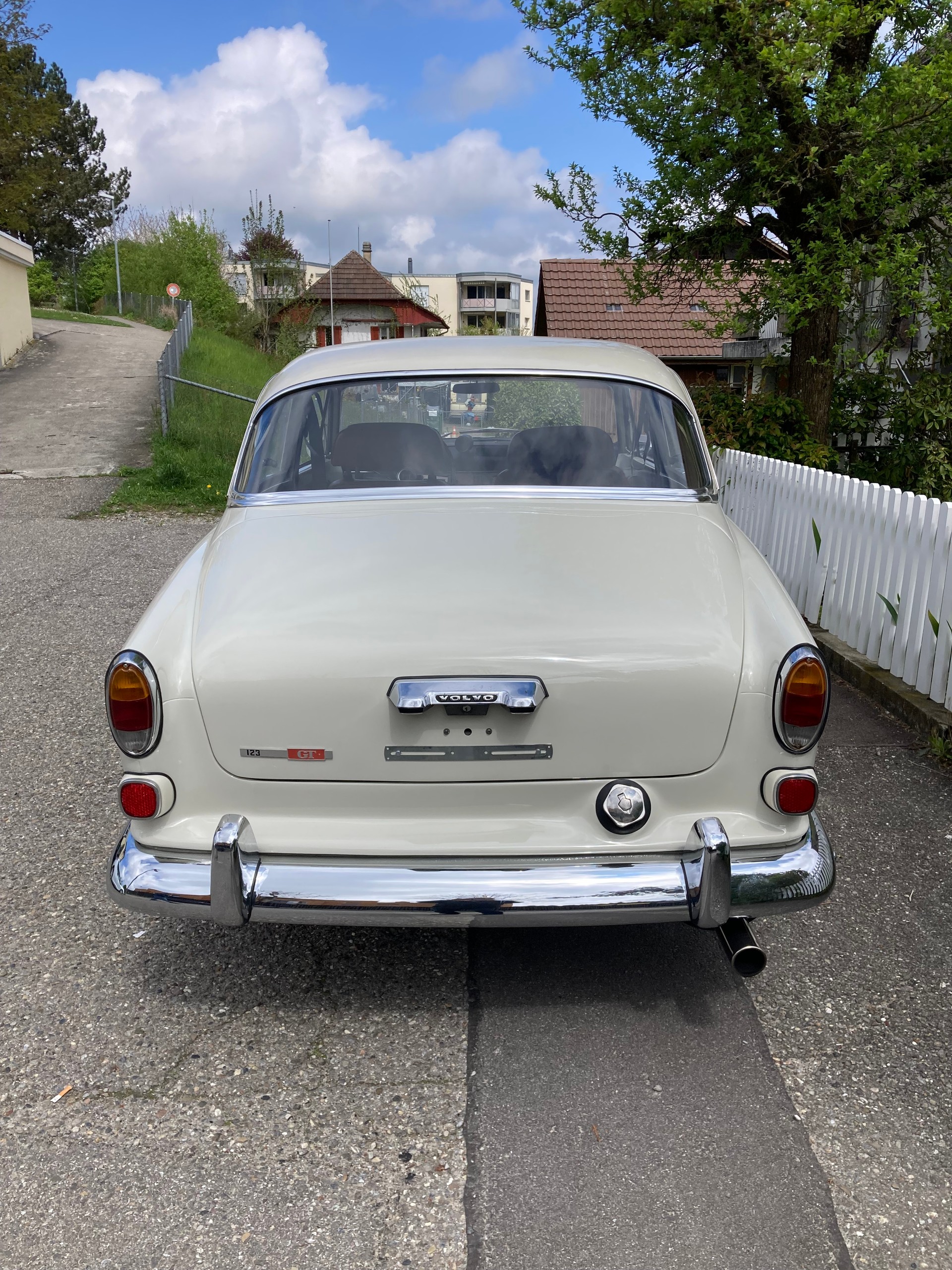 VOLVO 123 GT-image-3
