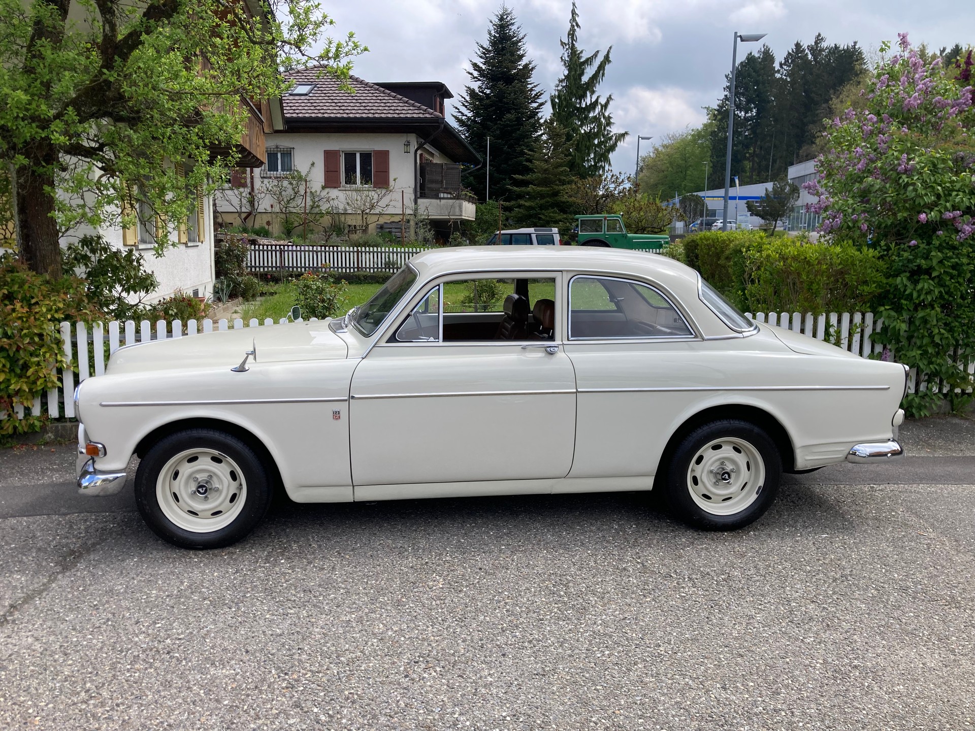 VOLVO 123 GT-image-1