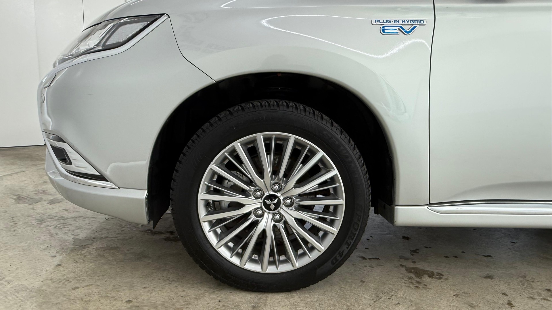 MITSUBISHI Outlander 2.4 PHEV Style 4WD Automatic-image-5
