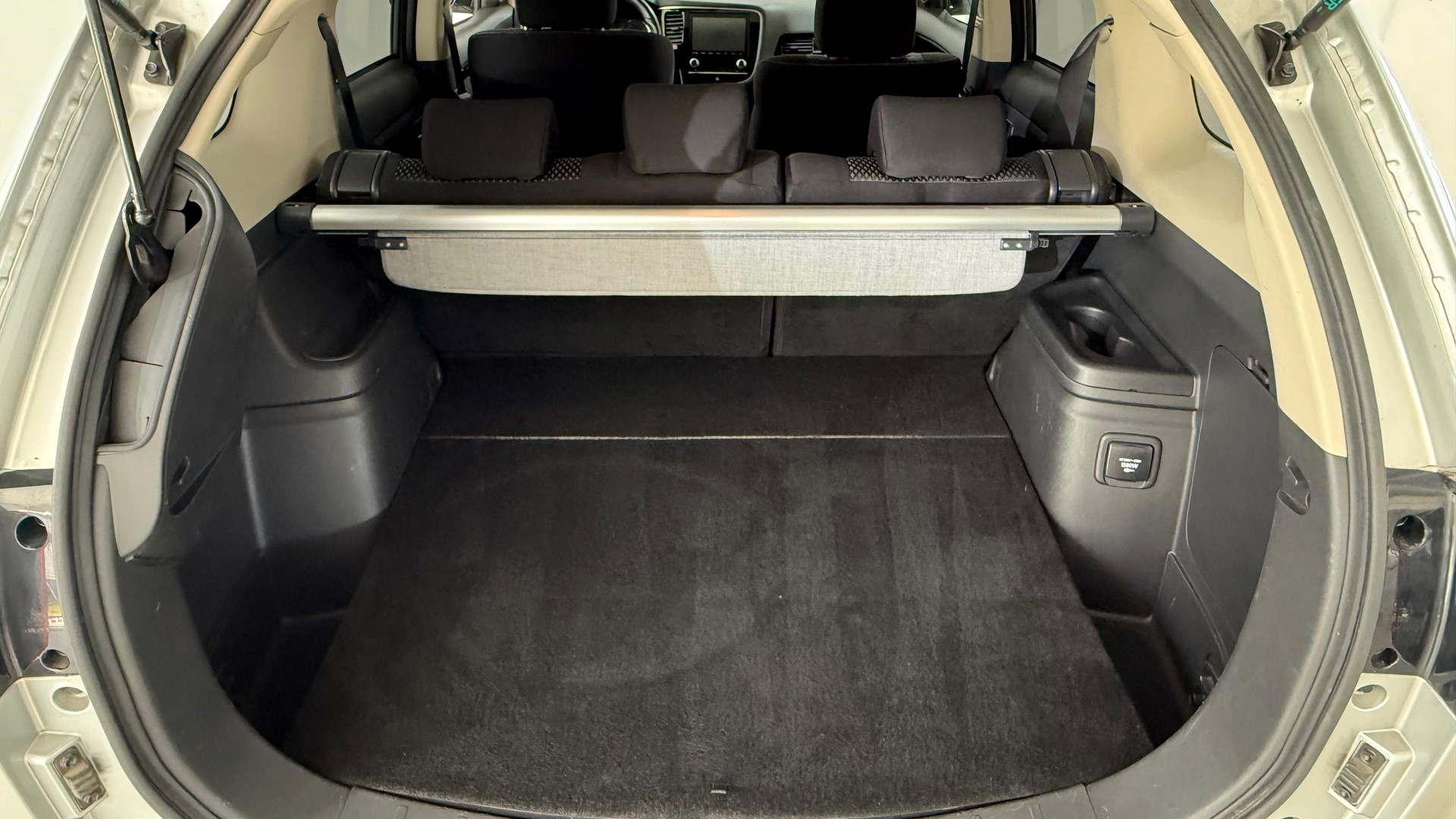 MITSUBISHI Outlander 2.4 PHEV Style 4WD Automatic-image-14