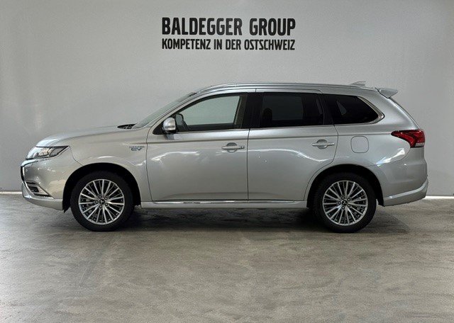 MITSUBISHI Outlander 2.4 PHEV Style 4WD Automatic-image-1