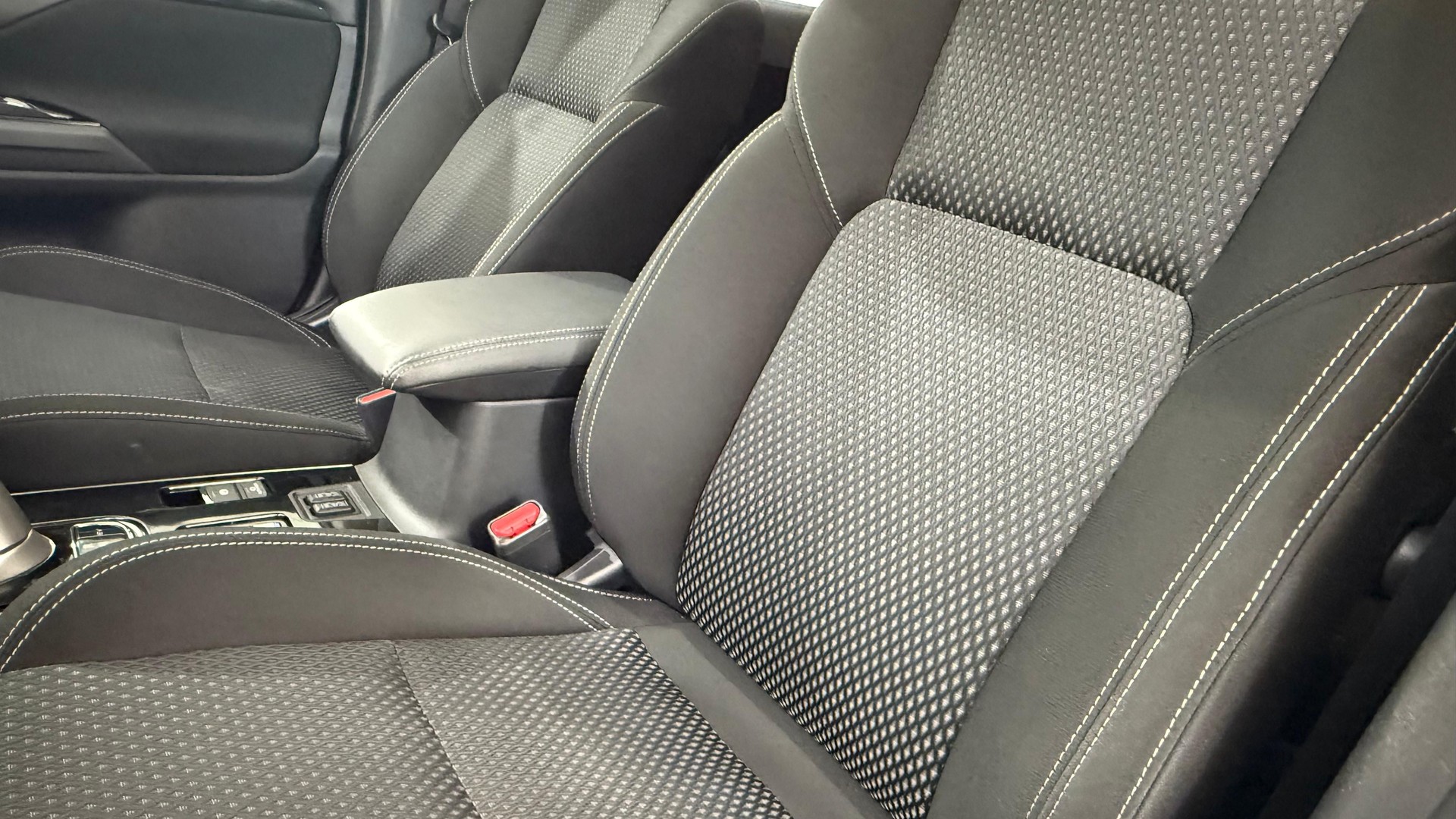MITSUBISHI Outlander 2.4 PHEV Style 4WD Automatic-image-6