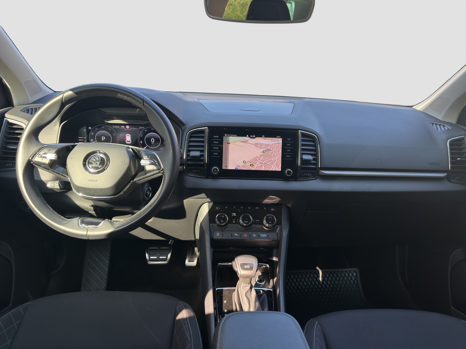 SKODA Karoq 1.5 TSI ACT Ambition DSG-image-8