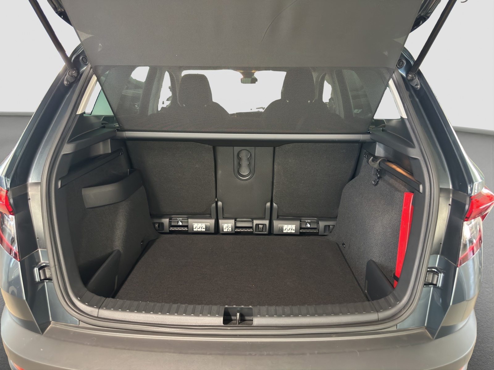 SKODA Karoq 1.5 TSI ACT Ambition DSG-image-9