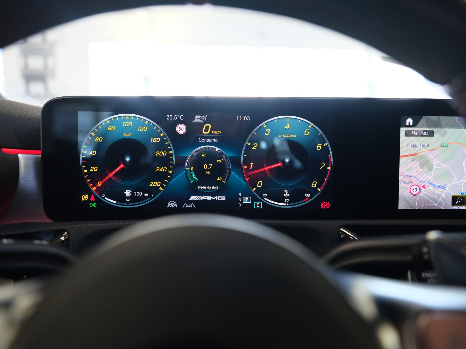 MERCEDES-BENZ A 35 AMG 4Matic Speedshift-image-12