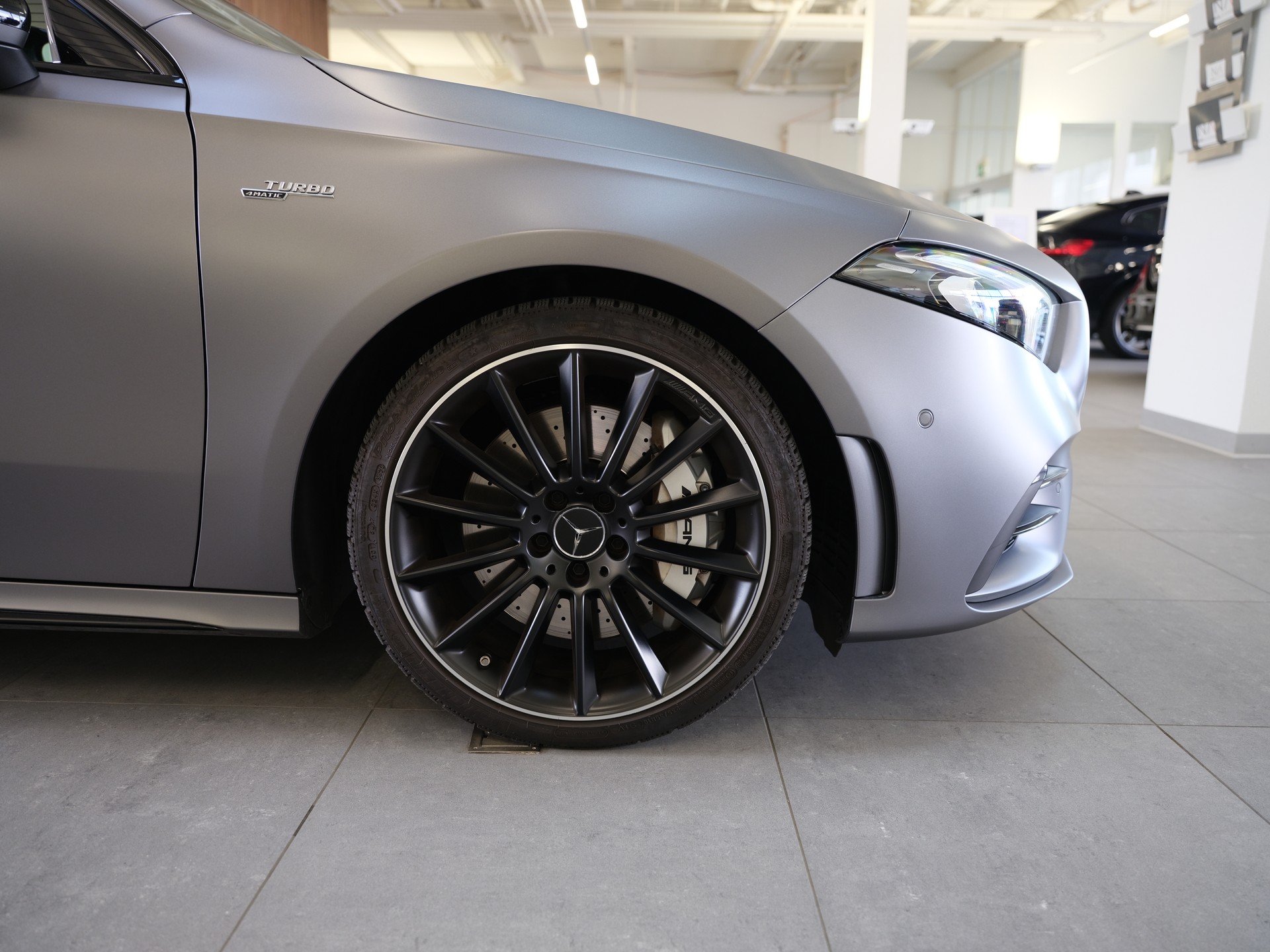 MERCEDES-BENZ A 35 AMG 4Matic Speedshift-image-7