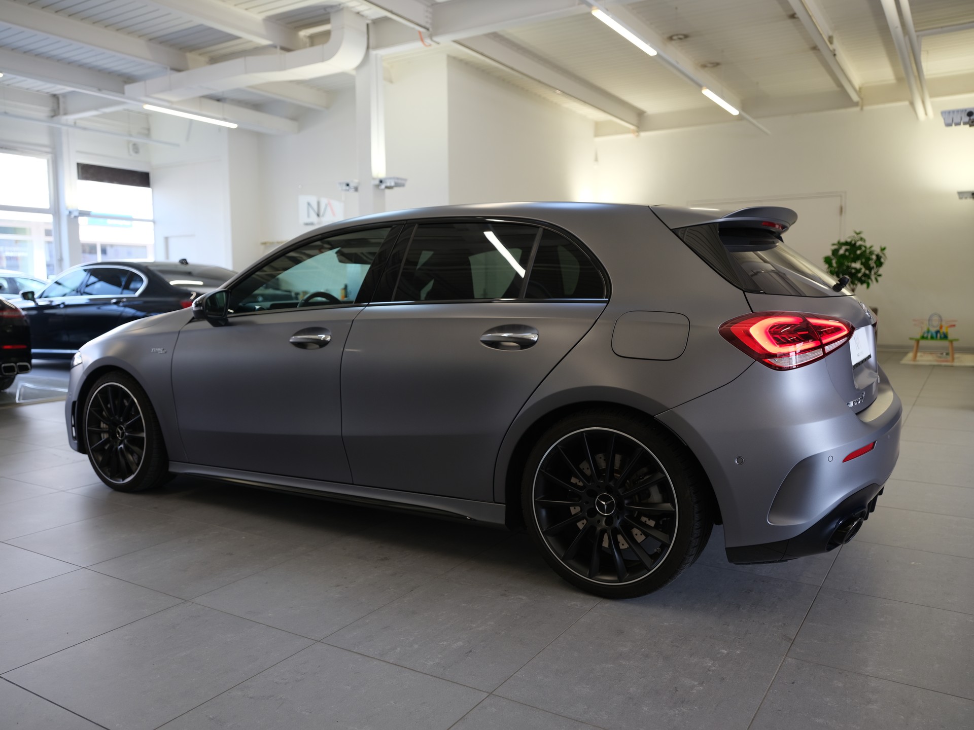 MERCEDES-BENZ A 35 AMG 4Matic Speedshift-image-4