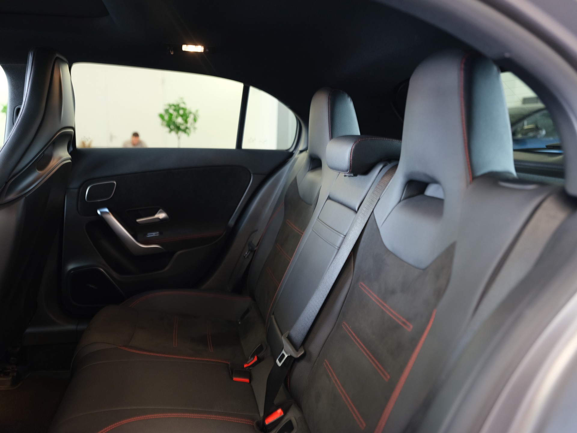 MERCEDES-BENZ A 35 AMG 4Matic Speedshift-image-18