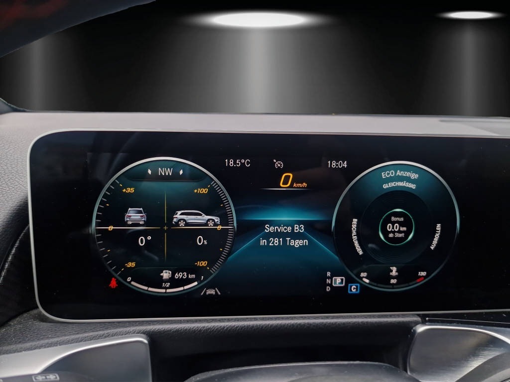 MERCEDES-BENZ GLB 250 AMG Line 4matic-image-12