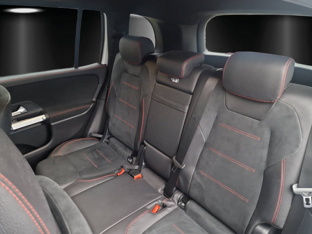 MERCEDES-BENZ GLB 250 AMG Line 4matic-image-9