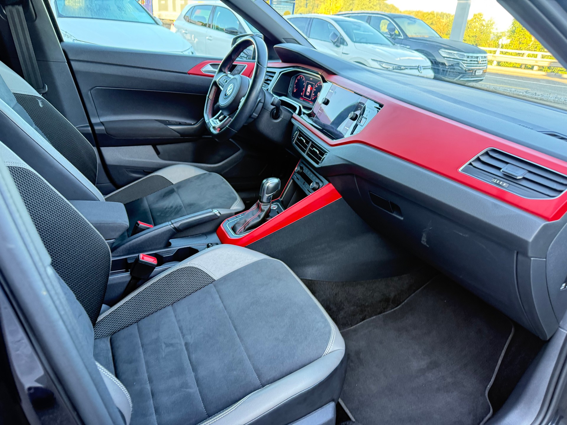 VW Polo 2.0 TSI GTI-image-12