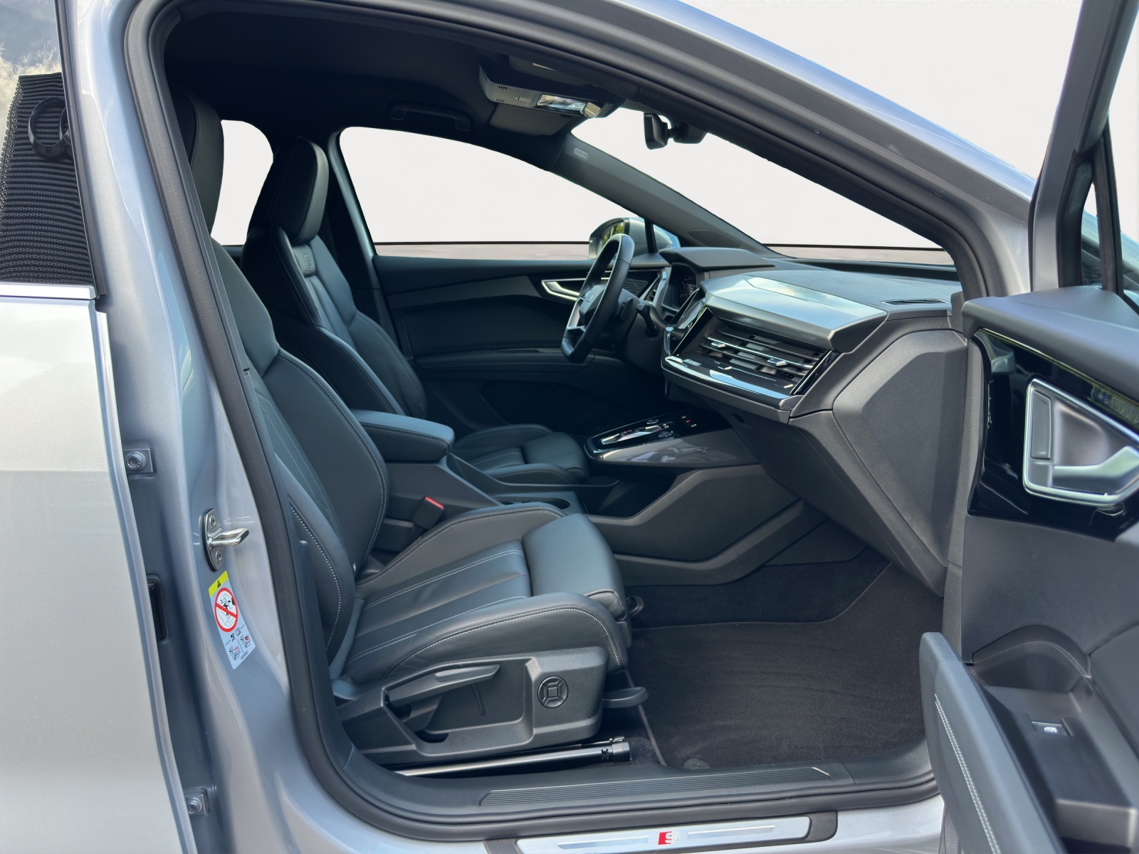 AUDI Q4 e-tron 50 quattro-image-6