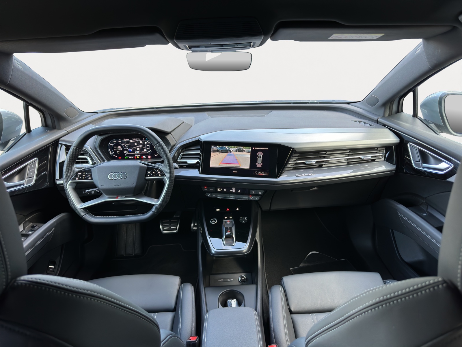 AUDI Q4 e-tron 50 quattro-image-5