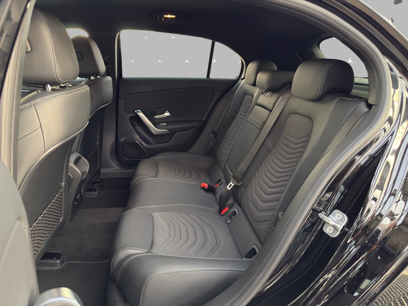 MERCEDES-BENZ A 200 Night Star 7G-DCT-image-9