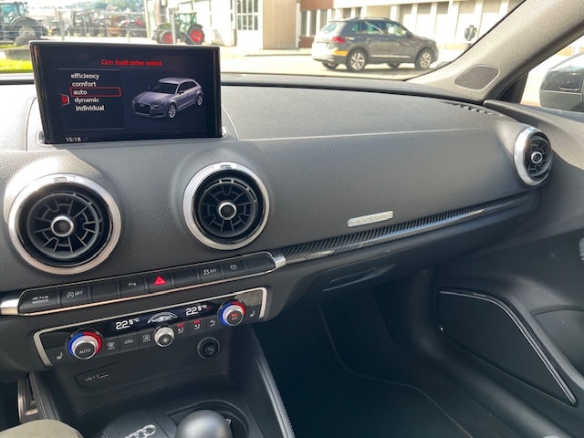 AUDI S3 Sportback 2.0 TFSI quattro S-tronic-image-8