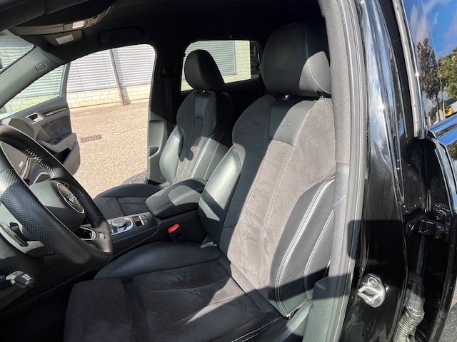 AUDI S3 Sportback 2.0 TFSI quattro S-tronic-image-12