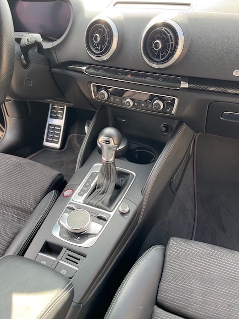 AUDI S3 Sportback 2.0 TFSI quattro S-tronic-image-11