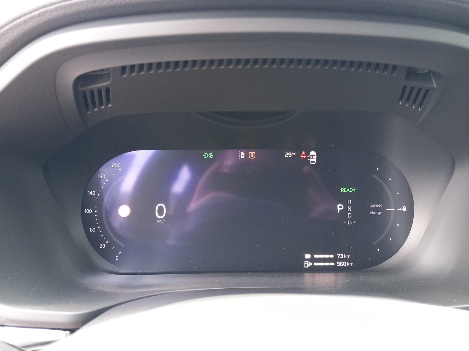 VOLVO XC60 2.0 T6 TE Ultra Dark eAWD-image-17
