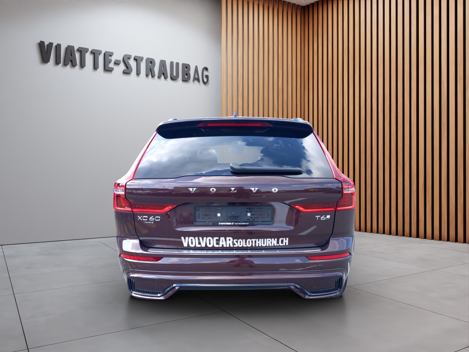 VOLVO XC60 2.0 T6 TE Ultra Dark eAWD-showroom-element-3
