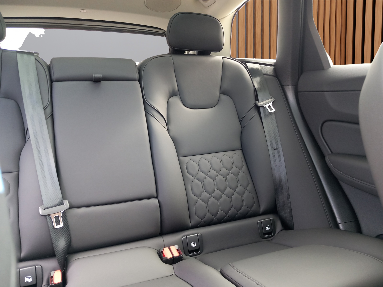 VOLVO XC60 2.0 T6 TE Ultra Dark eAWD-image-12