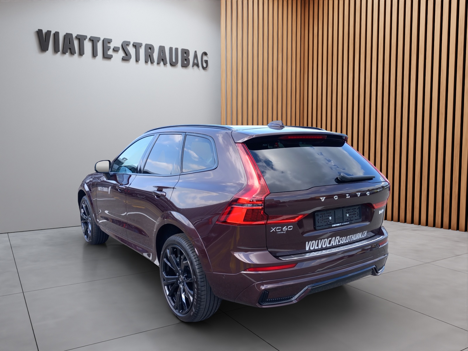VOLVO XC60 2.0 T6 TE Ultra Dark eAWD-showroom-element-2