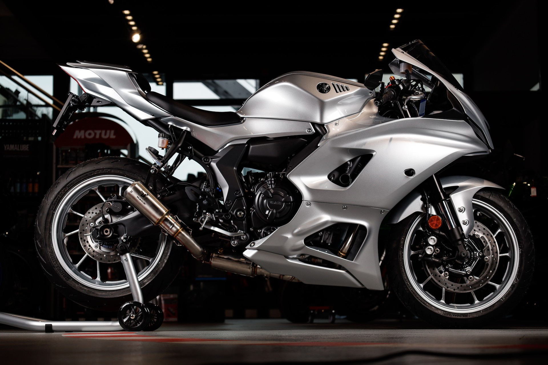 YAMAHA R7 Omega III-showroom-element-1