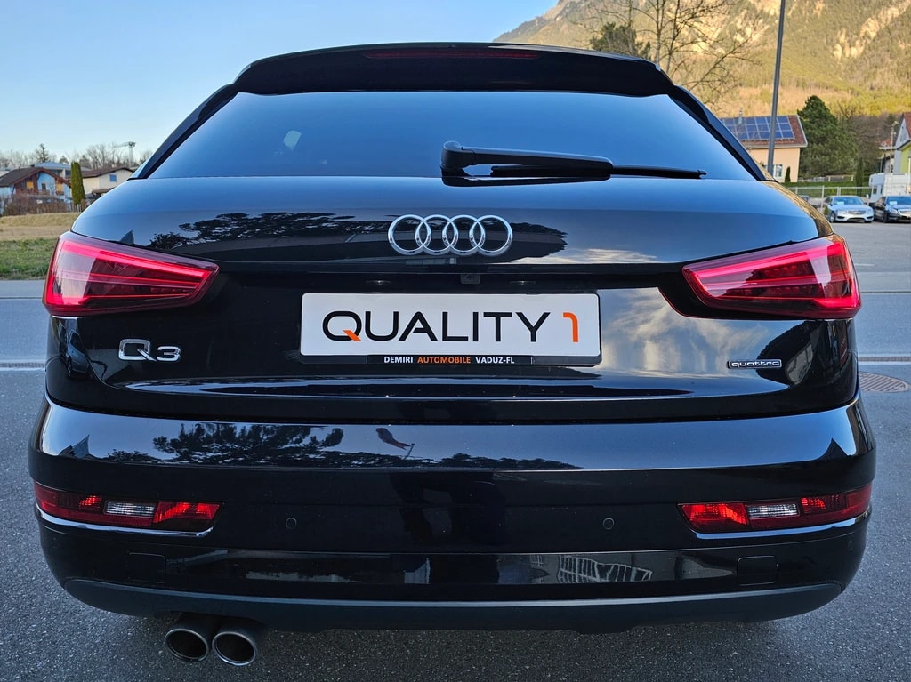 AUDI Q3 2.0 TDI Quattro S-tronic S-Line Sportpaket-image-6