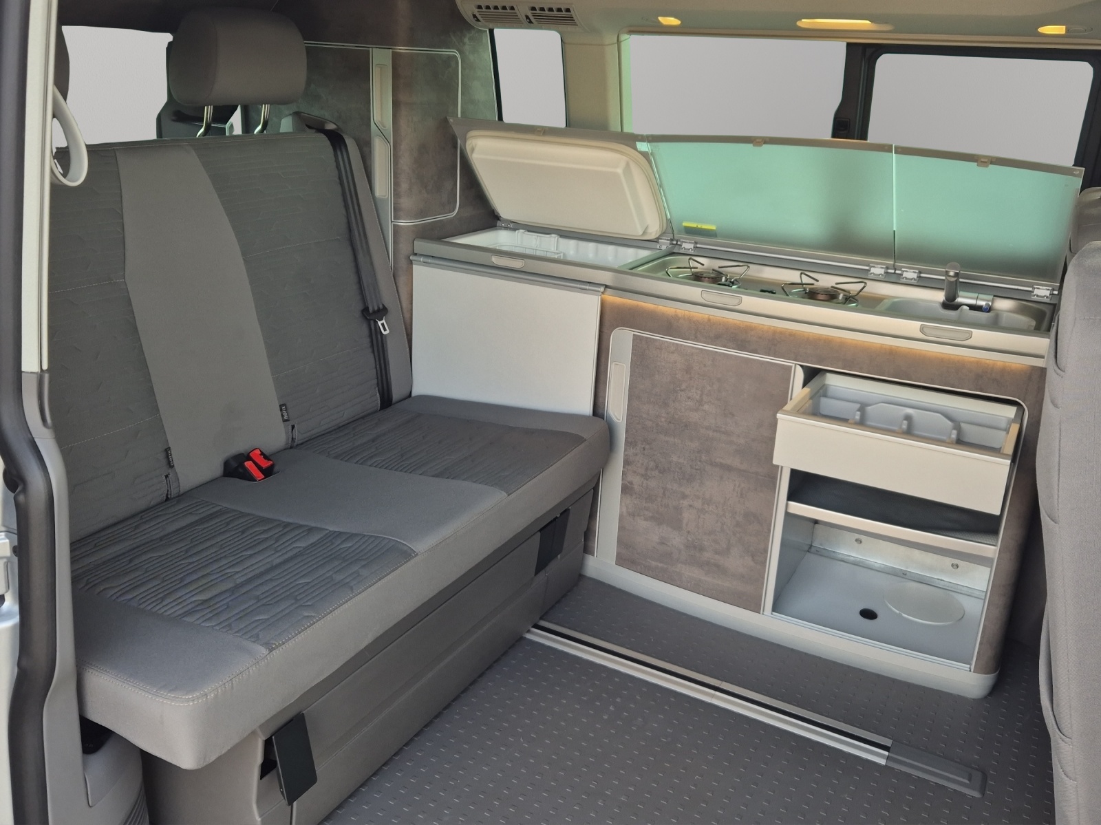 VW T6.1 California 2.0 TDI Ocean Liberty 4Motion DSG-image-8