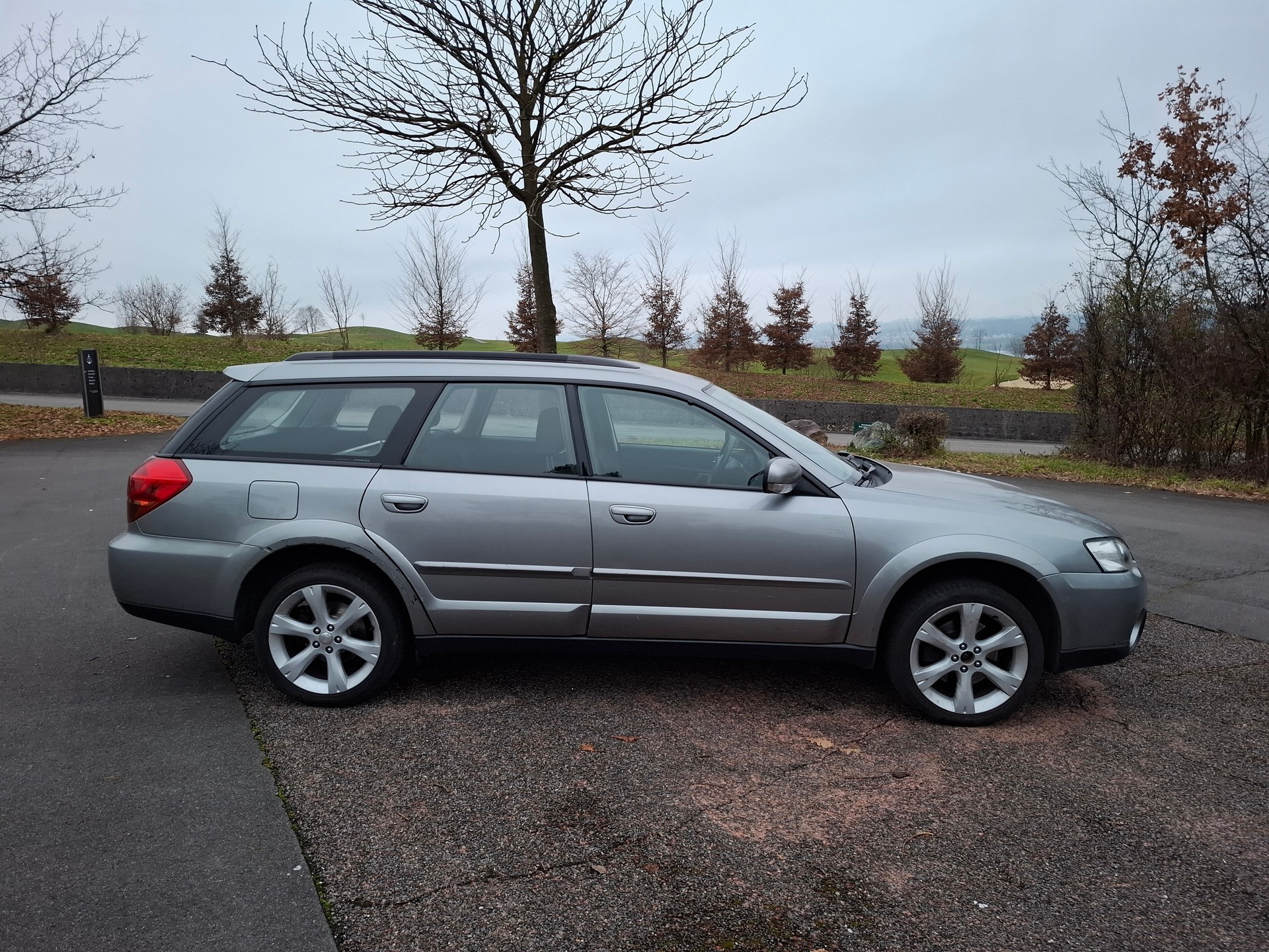 SUBARU Outback 2.5i AWD-image-4