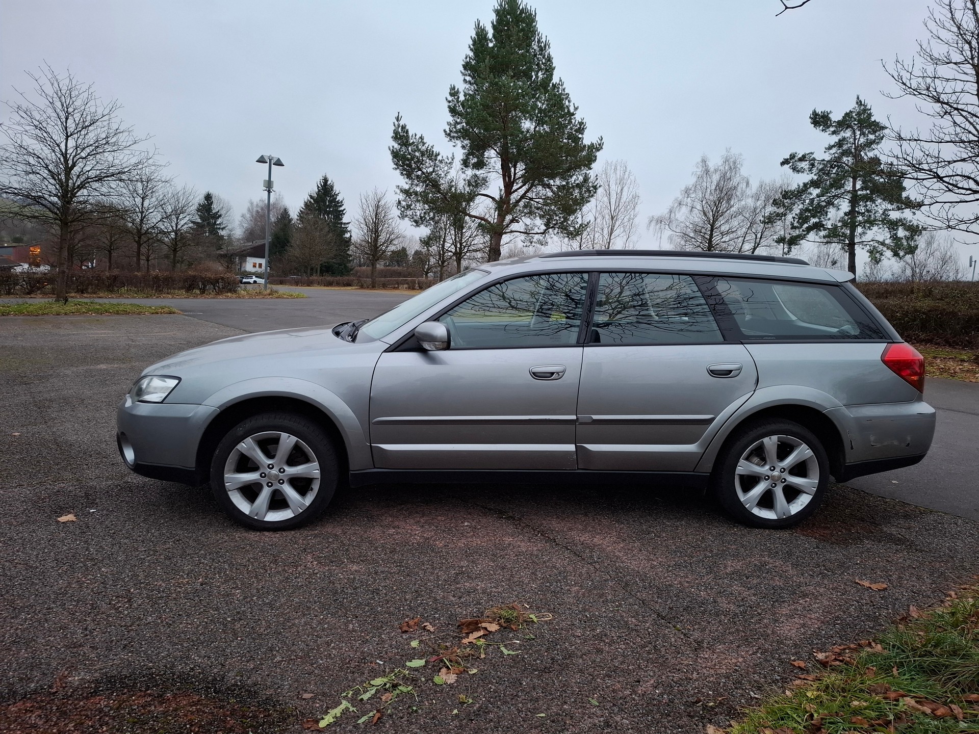 SUBARU Outback 2.5i AWD-image-3