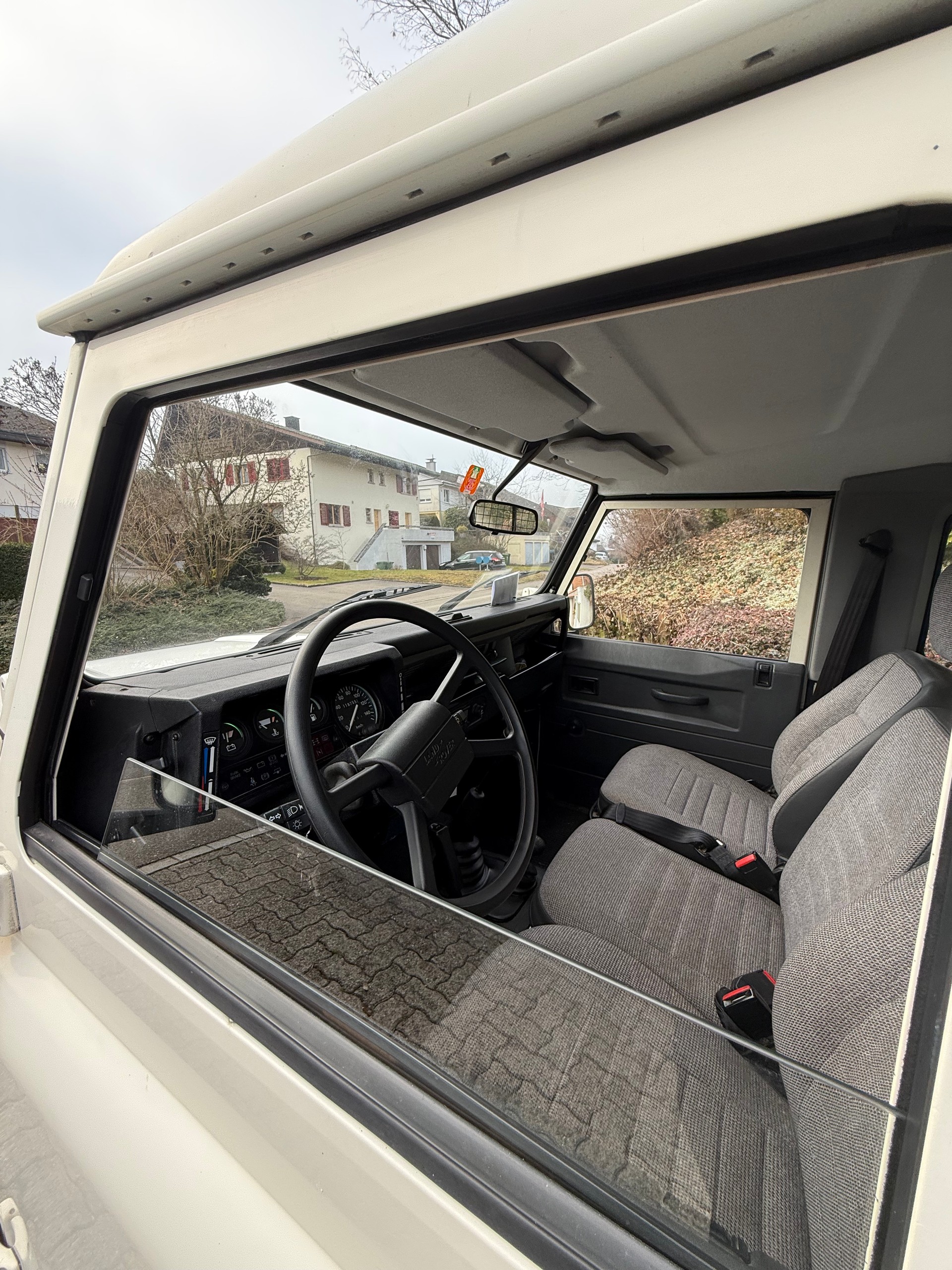 LAND ROVER Defender 90 Turbo D-image-1