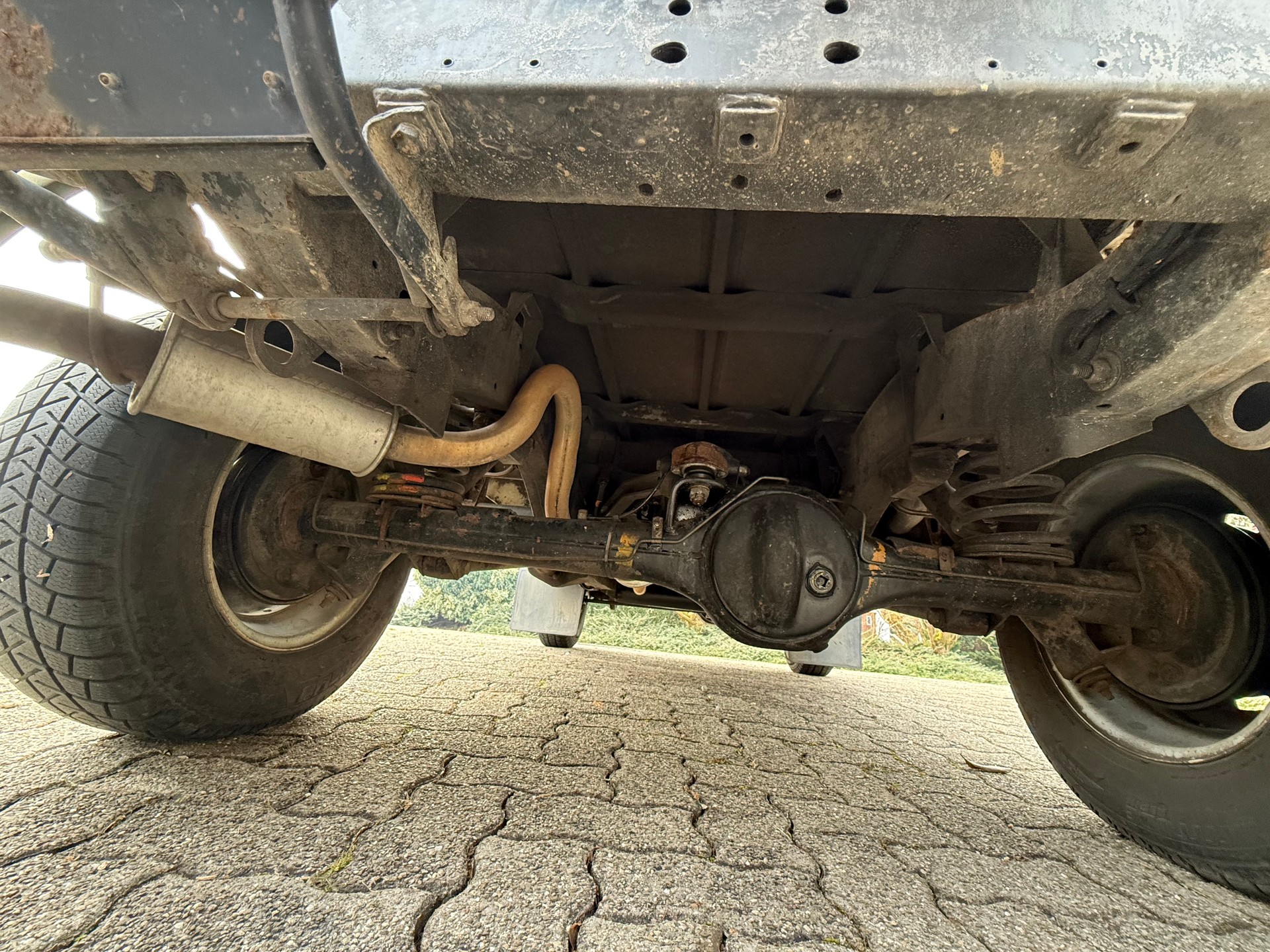 LAND ROVER Defender 90 Turbo D-image-10