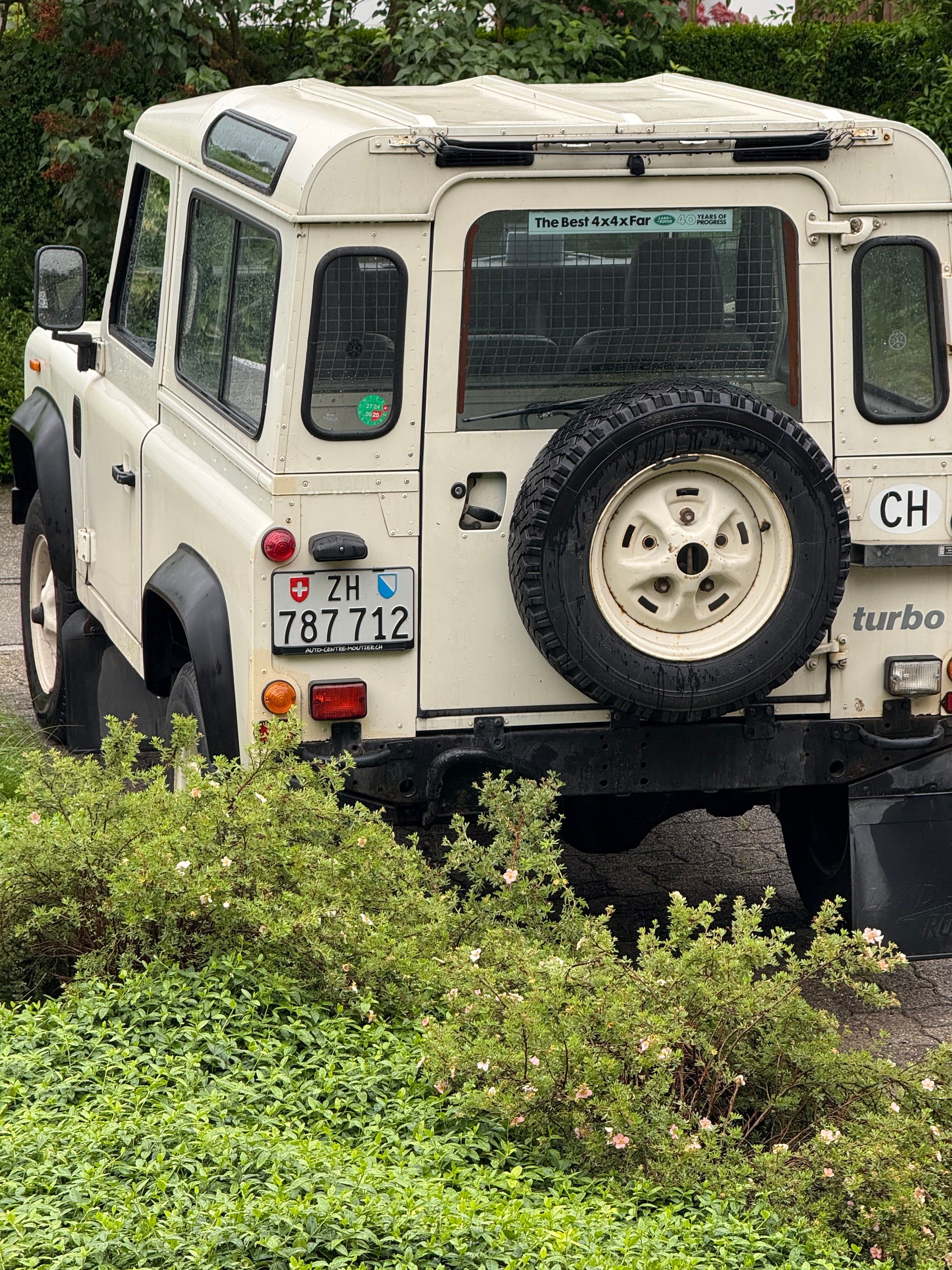 LAND ROVER Defender 90 Turbo D-image-14